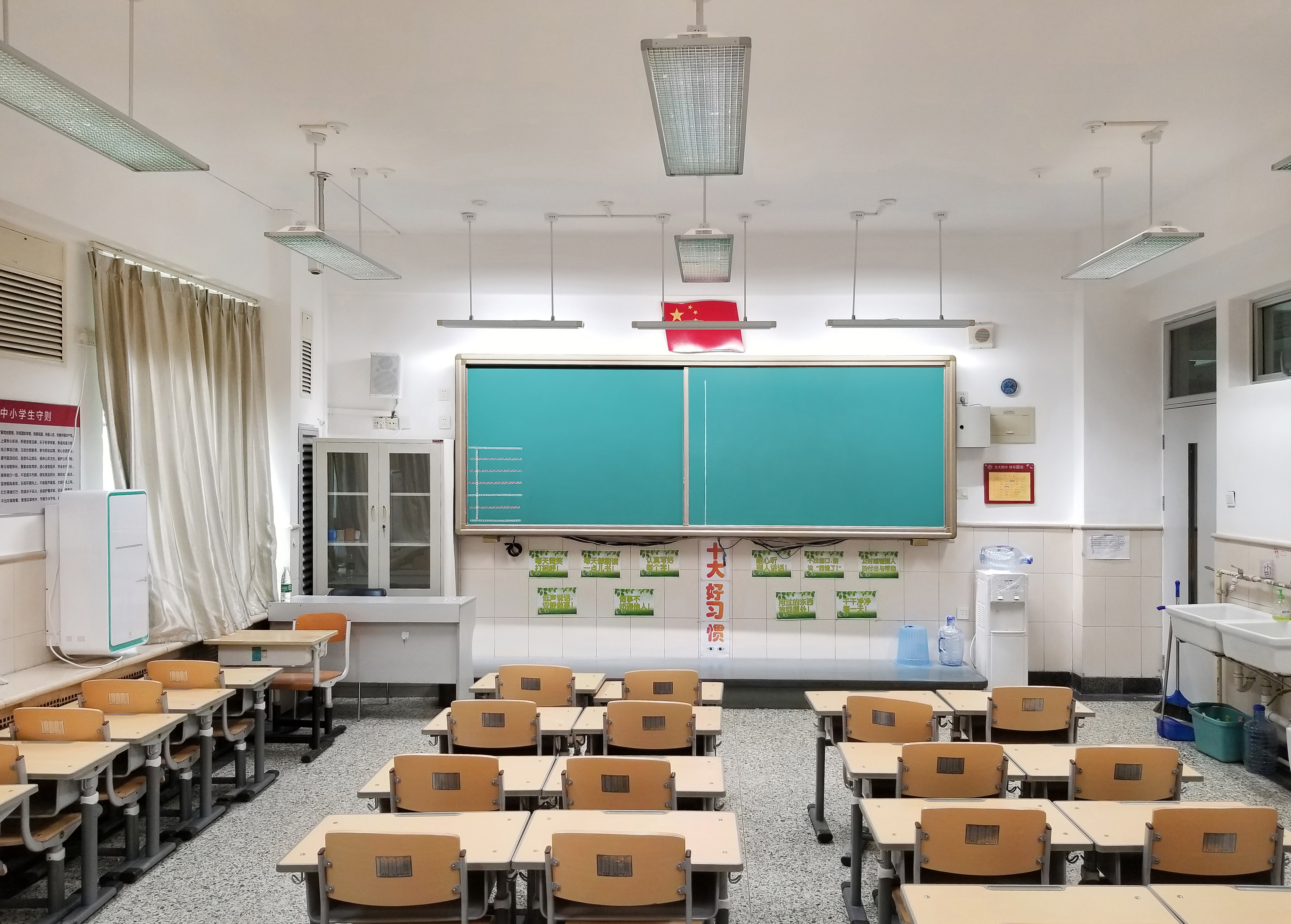 一圖讀懂，3月實(shí)施！強(qiáng)制性國(guó)家標(biāo)準(zhǔn)《兒童青少年學(xué)習(xí)用品近視防控衛(wèi)生要求》解讀來(lái)了！